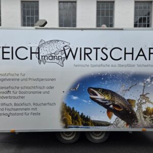 PVC-Banner im Außeneinsatz