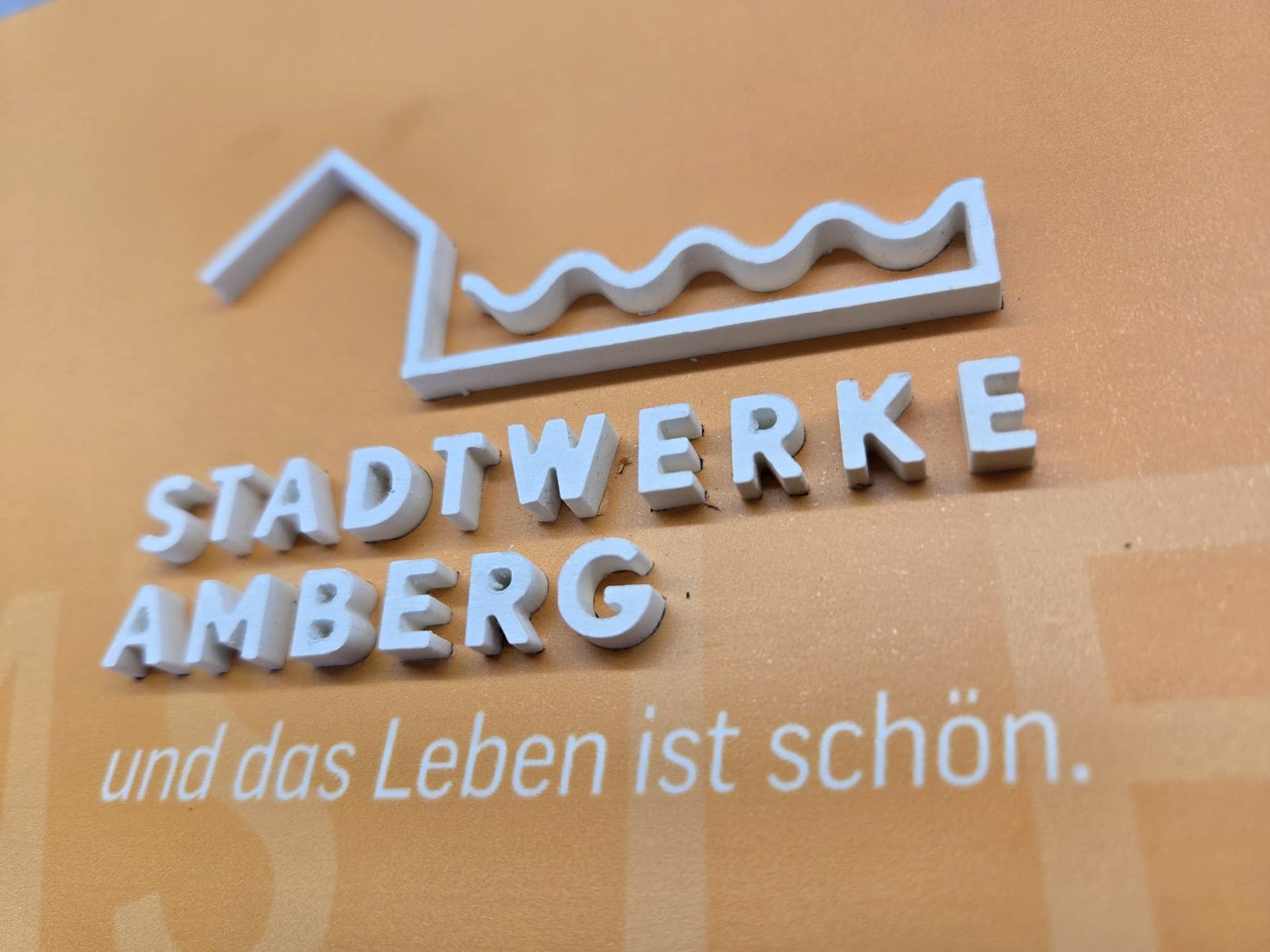 3D-Reliefbuchstaben – Logoschriftzug